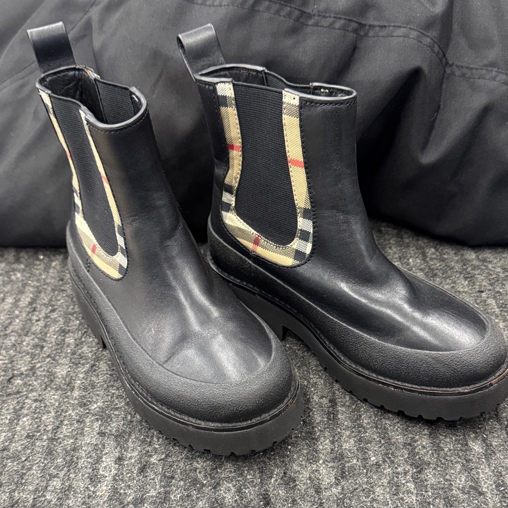 Burberry Girls’ Chelsea Black Leather Ankle Boots with Plaid Detail - Size 31/13